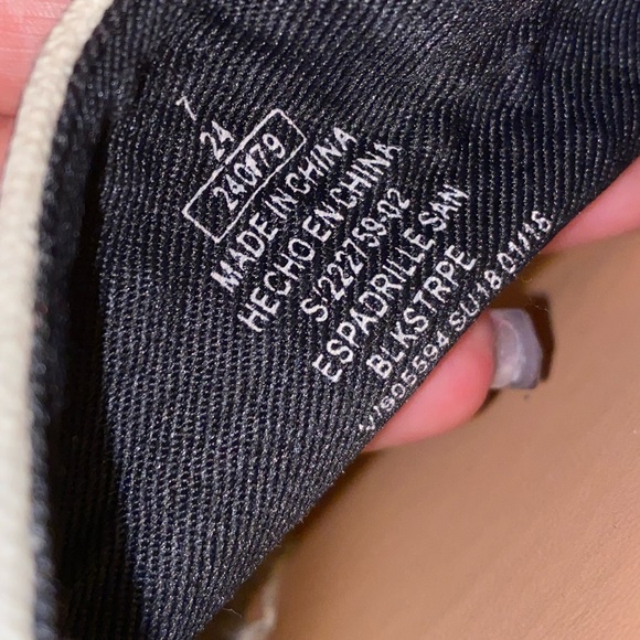 Old Navy strap Sandals - Picture 4 of 4